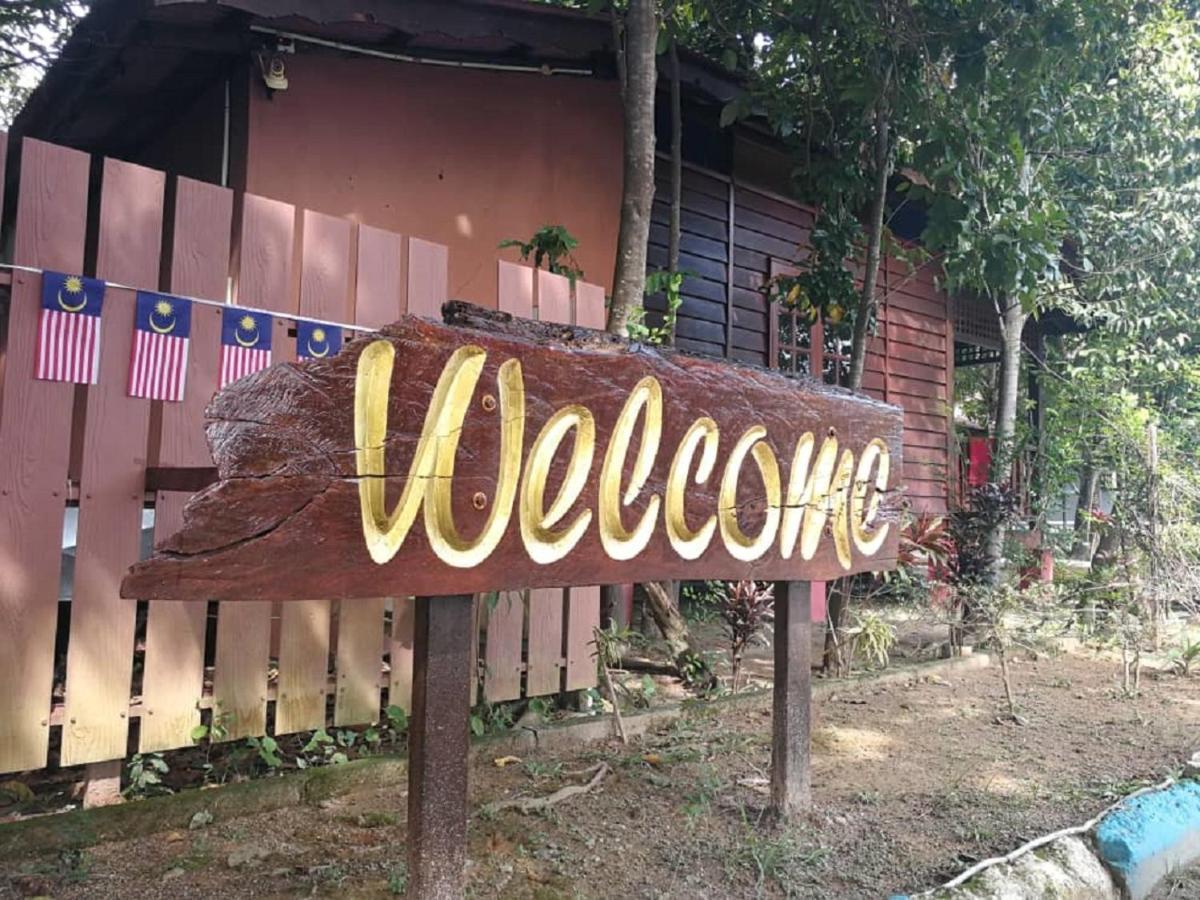 Adina Drive-In Motel Cenang - Managed By Shell Out Resort Pantai Cenang  Eksteriør billede