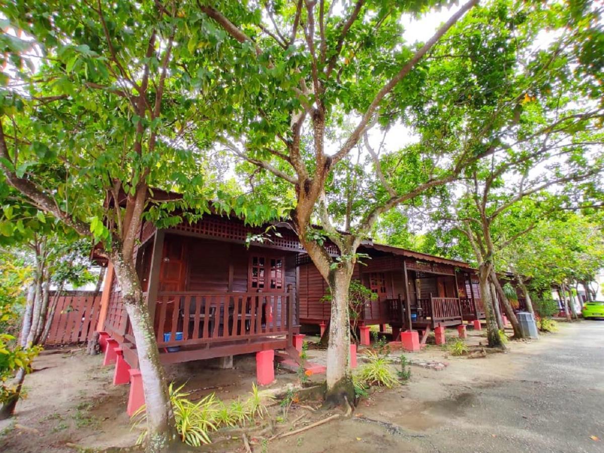 Adina Drive-In Motel Cenang - Managed By Shell Out Resort Pantai Cenang  Eksteriør billede