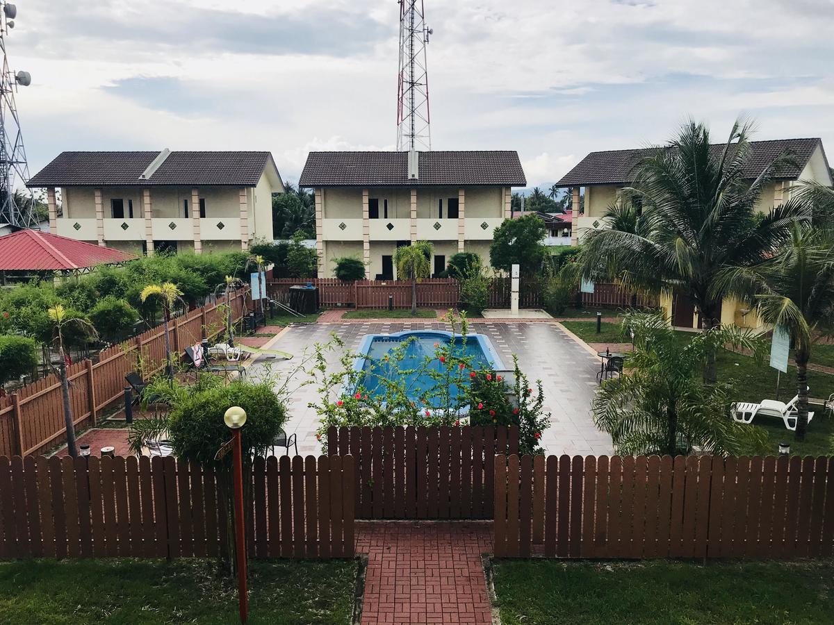 Adina Drive-In Motel Cenang - Managed By Shell Out Resort Pantai Cenang  Eksteriør billede