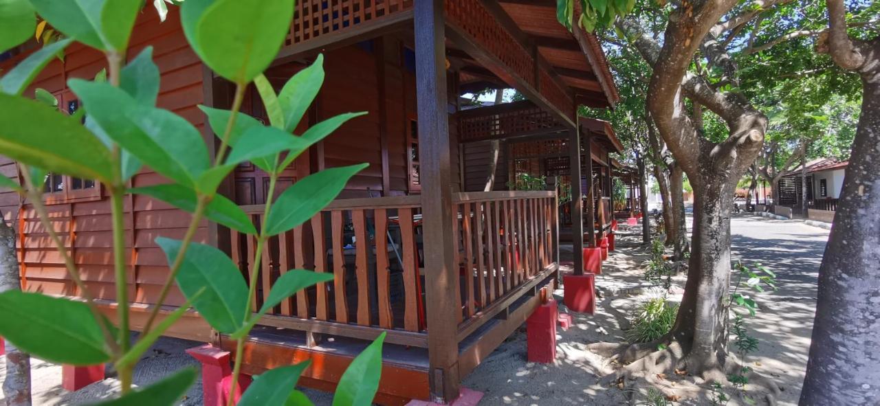 Adina Drive-In Motel Cenang - Managed By Shell Out Resort Pantai Cenang  Eksteriør billede